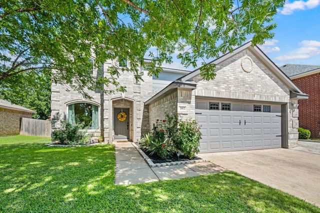 2012 Collington Drive, Roanoke, TX 76262