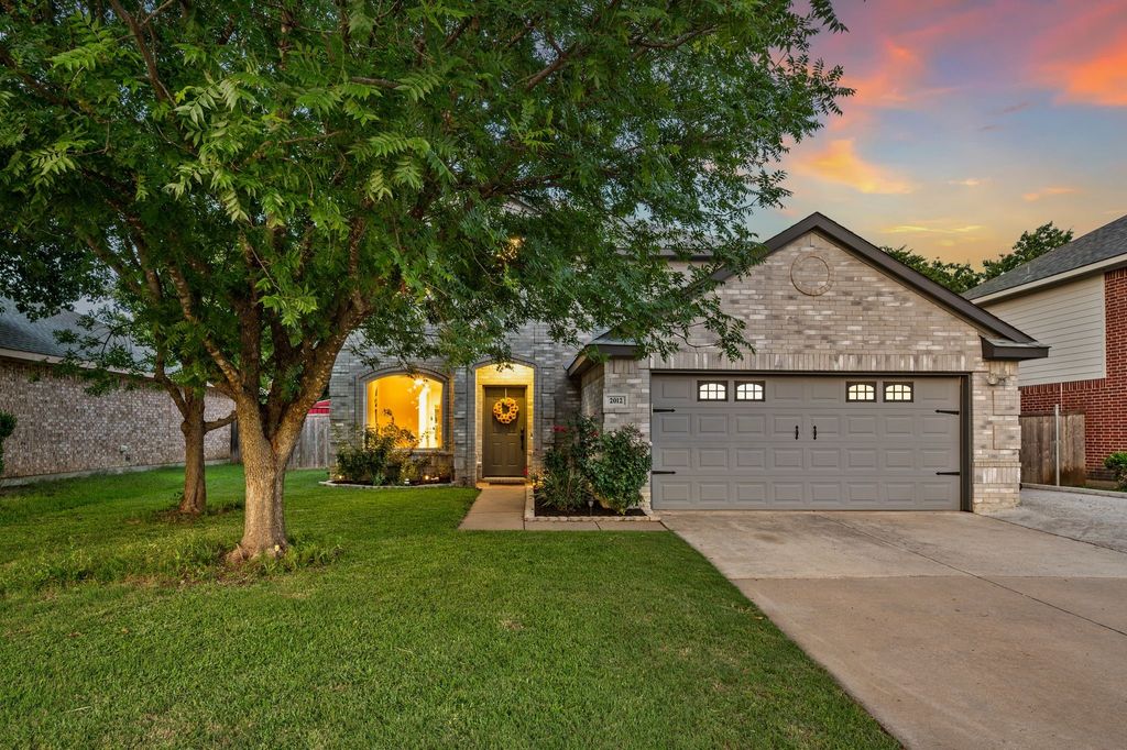 2012 Collington Drive, Roanoke, TX 76262