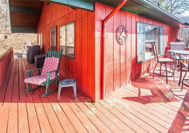 57 County Road 132, Hankins, NY 12741