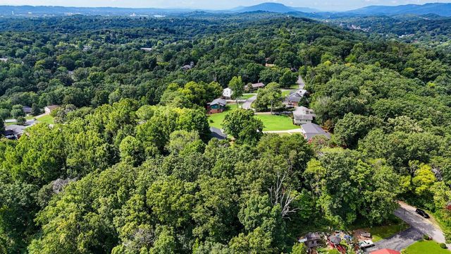 5064 Hunter Trail, Hixson, TN 37343