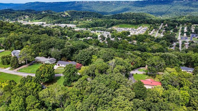 5064 Hunter Trail, Hixson, TN 37343