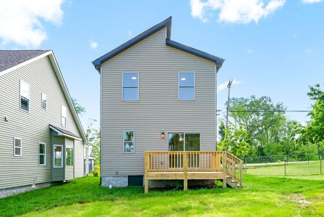 1906 Evans Rd, Clarksville, TN 37042