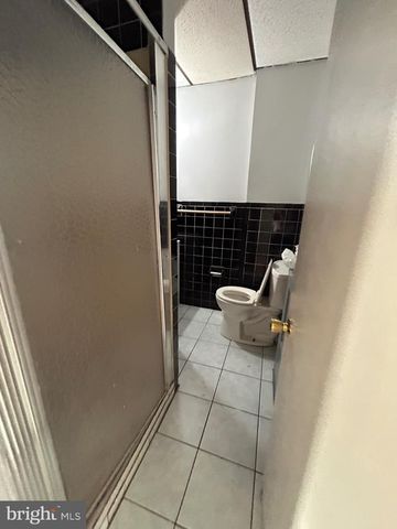 2429 S LAWRENCE ST, Philadelphia, PA 19148