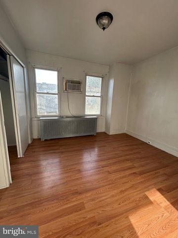 2429 S LAWRENCE ST, Philadelphia, PA 19148