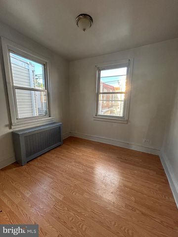 2429 S LAWRENCE ST, Philadelphia, PA 19148