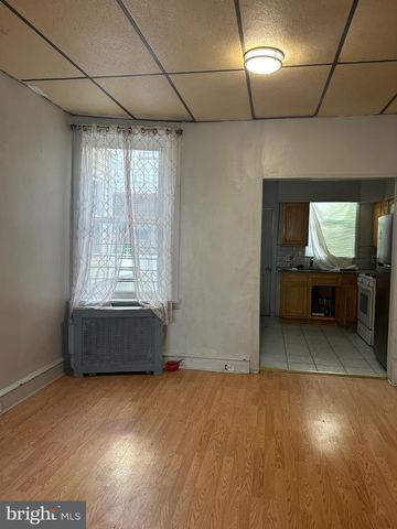 2429 S LAWRENCE ST, Philadelphia, PA 19148