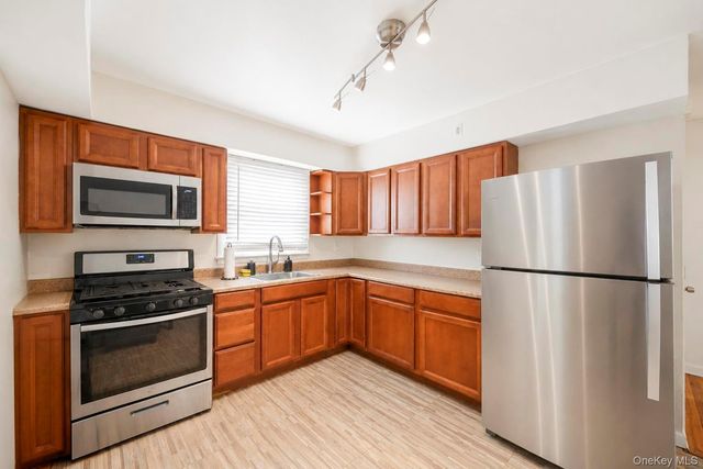 5 Tyler Avenue, Hempstead, NY 11550