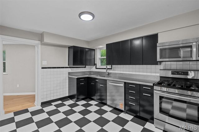 7315 Ahern Avenue, University City, MO 63130