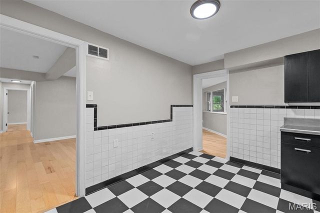 7315 Ahern Avenue, University City, MO 63130