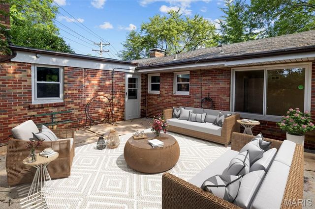 7315 Ahern Avenue, University City, MO 63130