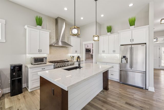 10169 Rhaenys Road, West Des Moines, IA 50266