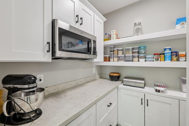 10169 Rhaenys Road, West Des Moines, IA 50266