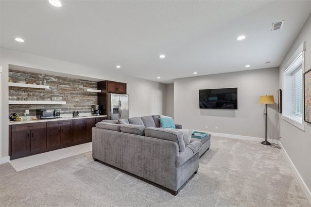 10169 Rhaenys Road, West Des Moines, IA 50266