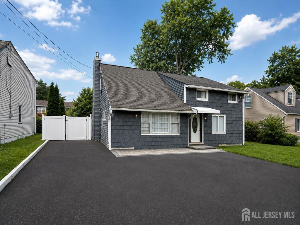 215 Johnson Avenue, Piscataway, NJ 08854