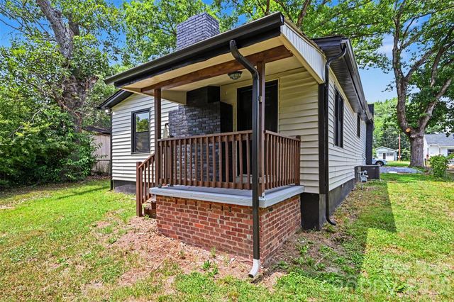 104 E Hartford Avenue, Bessemer City, NC 28016