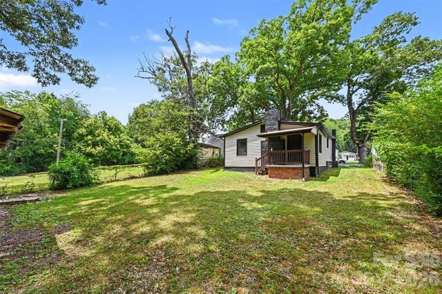 104 E Hartford Avenue, Bessemer City, NC 28016