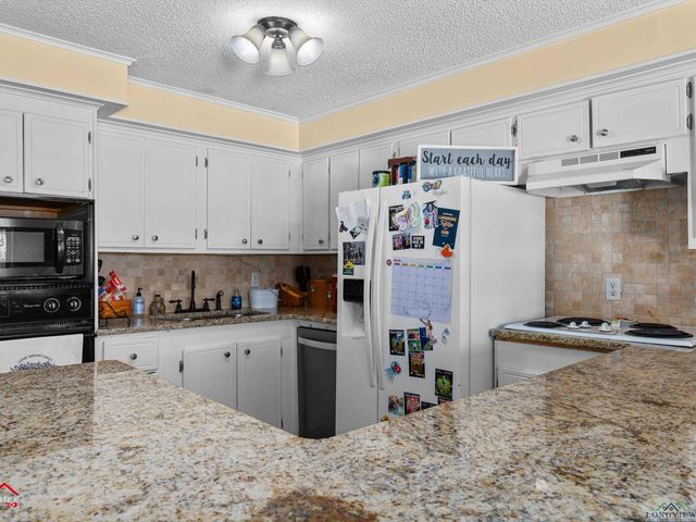 305 Dolores Dr., Marshall, TX 75672