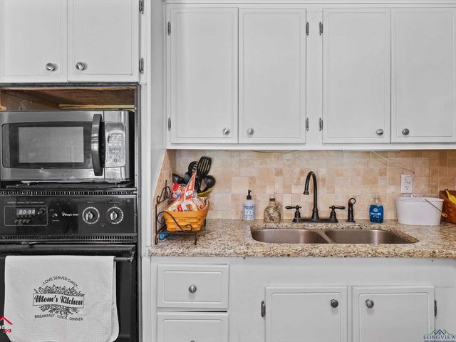 305 Dolores Dr., Marshall, TX 75672