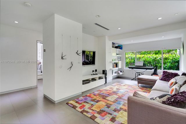 84 Bay Heights Dr, Miami, FL 33133