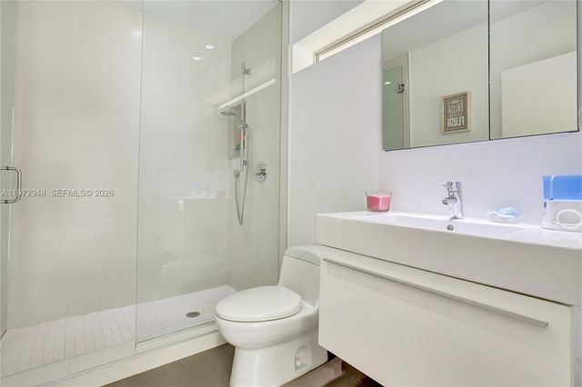 84 Bay Heights Dr, Miami, FL 33133