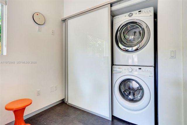 84 Bay Heights Dr, Miami, FL 33133