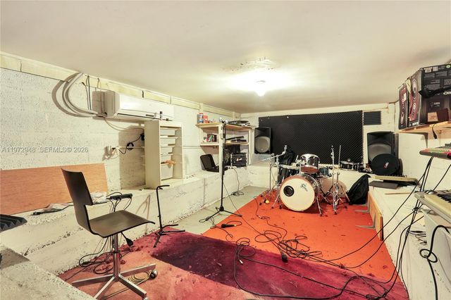 84 Bay Heights Dr, Miami, FL 33133