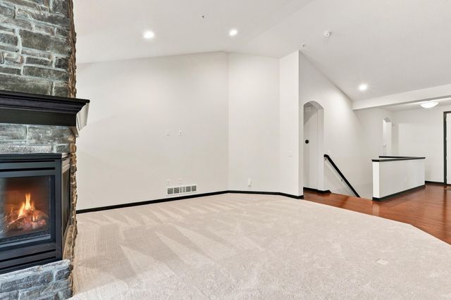 8652 Lake Riley Drive, Chanhassen, MN 55317