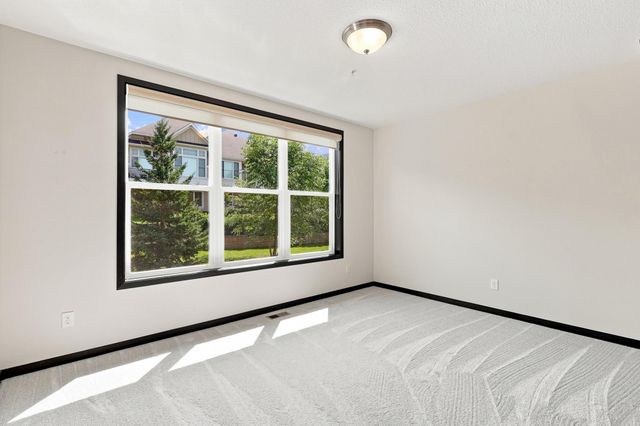 8652 Lake Riley Drive, Chanhassen, MN 55317