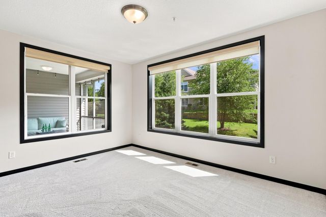 8652 Lake Riley Drive, Chanhassen, MN 55317