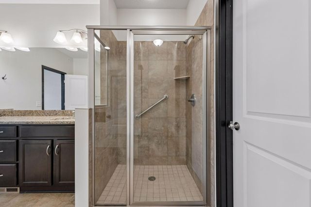 8652 Lake Riley Drive, Chanhassen, MN 55317