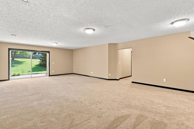 8652 Lake Riley Drive, Chanhassen, MN 55317