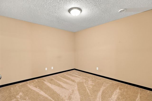 8652 Lake Riley Drive, Chanhassen, MN 55317