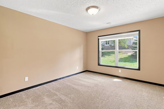 8652 Lake Riley Drive, Chanhassen, MN 55317