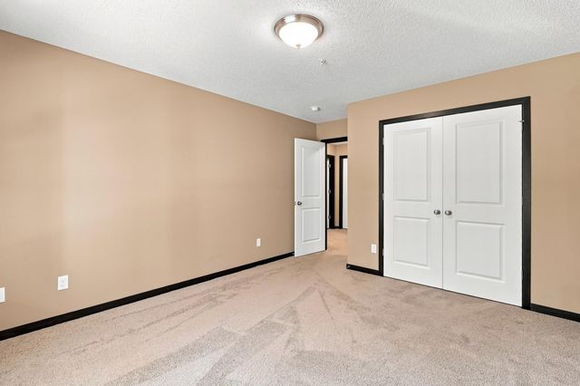 8652 Lake Riley Drive, Chanhassen, MN 55317