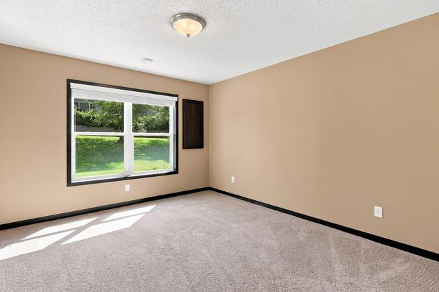 8652 Lake Riley Drive, Chanhassen, MN 55317
