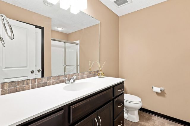 8652 Lake Riley Drive, Chanhassen, MN 55317