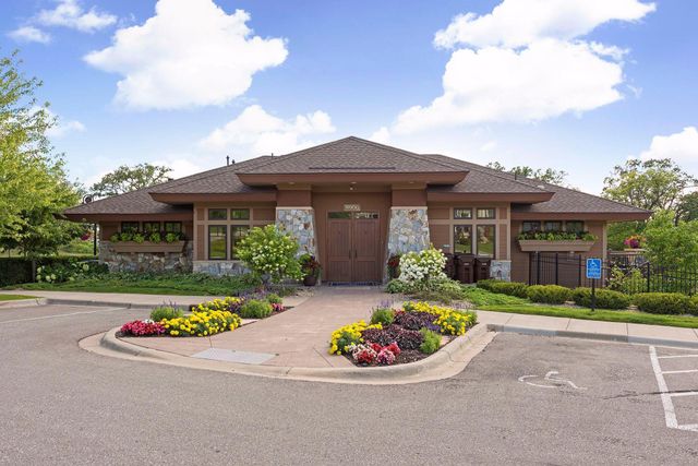 8652 Lake Riley Drive, Chanhassen, MN 55317