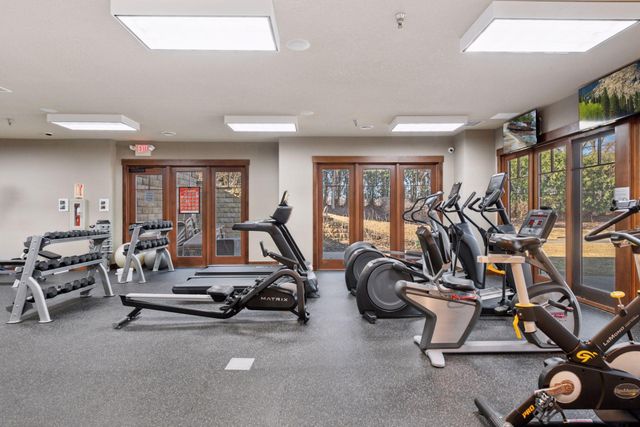 8652 Lake Riley Drive, Chanhassen, MN 55317