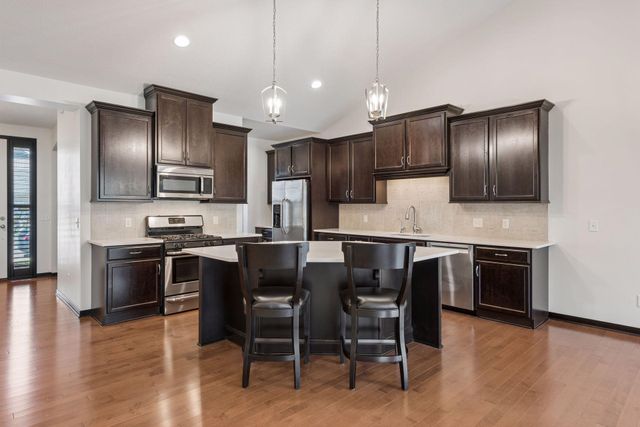 8652 Lake Riley Drive, Chanhassen, MN 55317