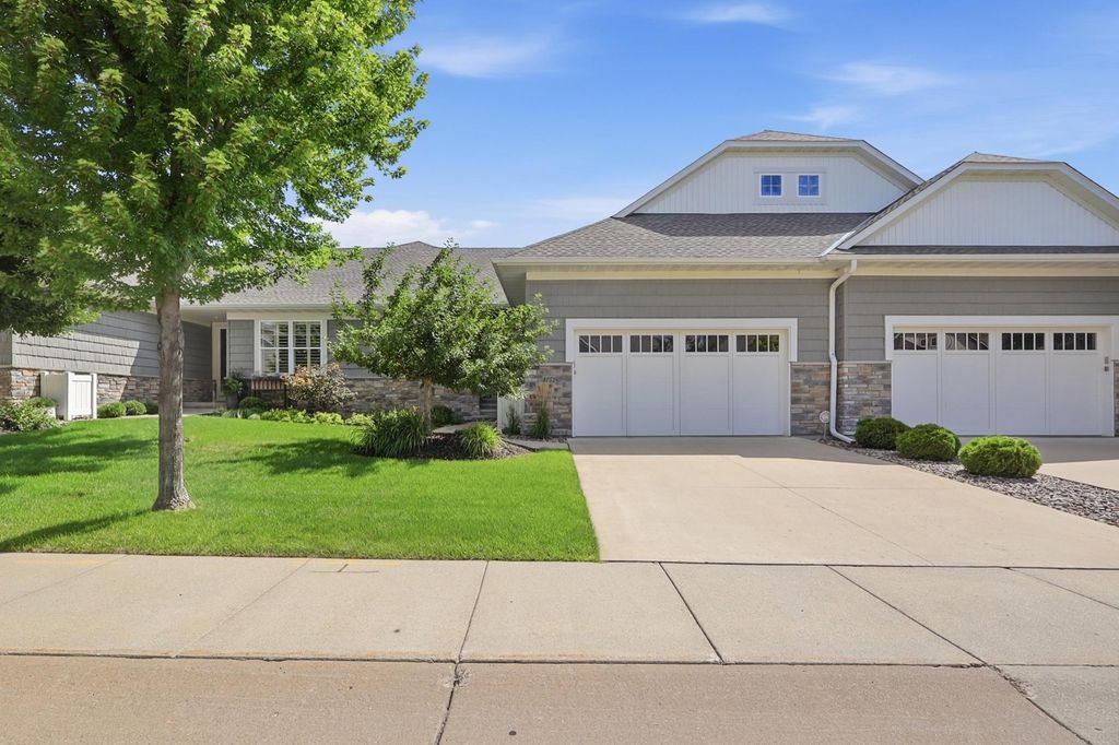8652 Lake Riley Drive, Chanhassen, MN 55317 — photo 2