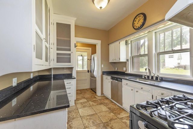 916 Whitewater AVENUE, Fort Atkinson, WI 53538