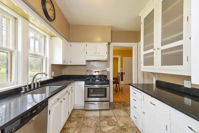916 Whitewater AVENUE, Fort Atkinson, WI 53538