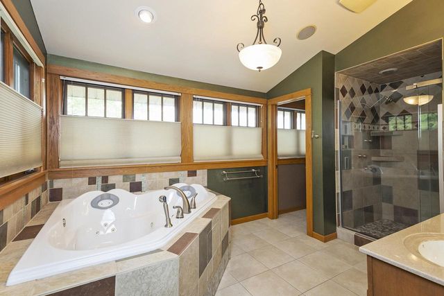 916 Whitewater AVENUE, Fort Atkinson, WI 53538