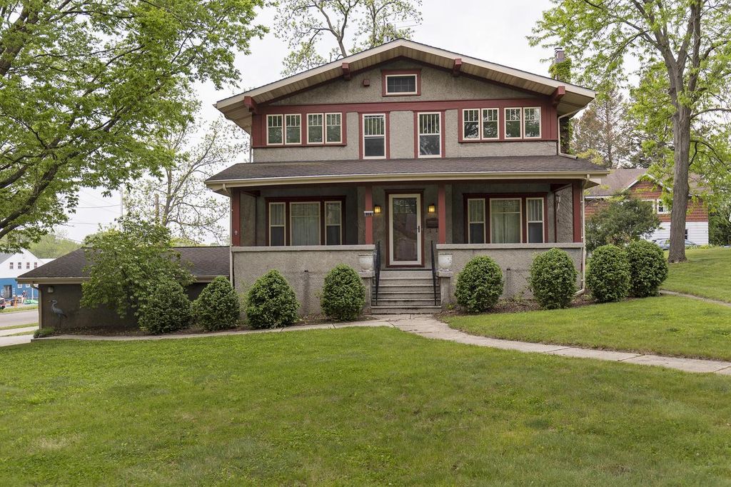 916 Whitewater AVENUE, Fort Atkinson, WI 53538