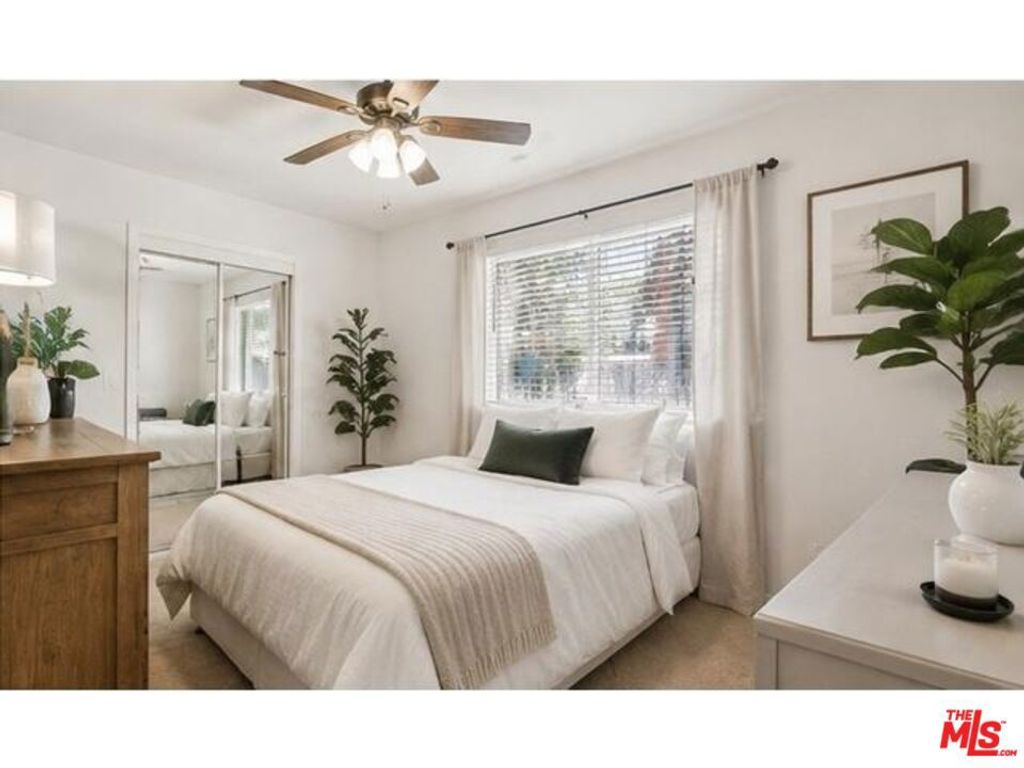 Image 10 of property listing at 1713 Twin Lakes Road, Wrightwood, CA 92397