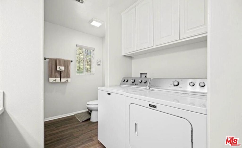 Image 12 of property listing at 1713 Twin Lakes Road, Wrightwood, CA 92397