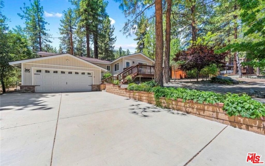 Image 1 of property listing at 1713 Twin Lakes Road, Wrightwood, CA 92397