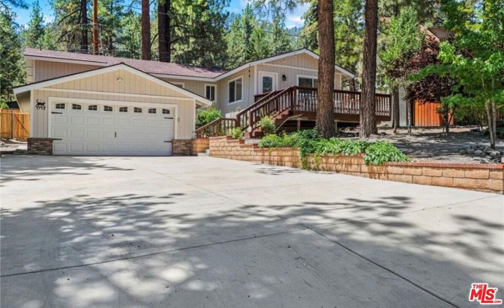 Image 2 of property listing at 1713 Twin Lakes Road, Wrightwood, CA 92397