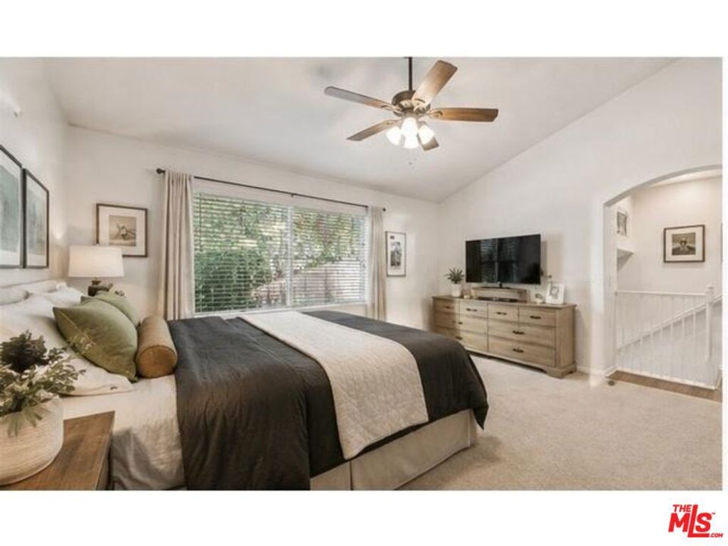 Image 6 of property listing at 1713 Twin Lakes Road, Wrightwood, CA 92397