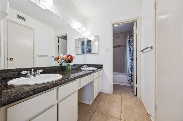 7575 Cambridge Street 502, Houston, TX 77054